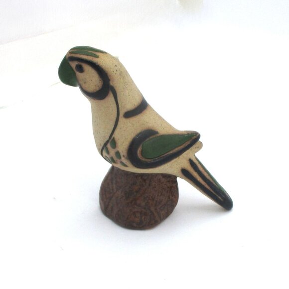 Vintage Hand-Painted Sandstone Parrot Figurine Wooden Base by Vicman Mexico    B - Picture 4 of 4